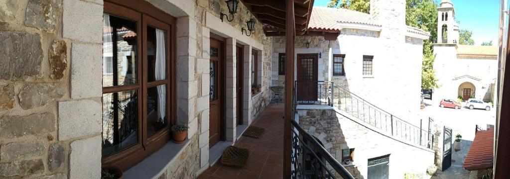 Ξενωνασ Σελινουντα Hotel Kosmás Exterior foto