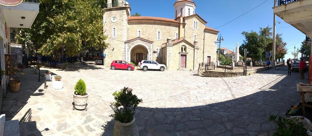 Ξενωνασ Σελινουντα Hotel Kosmás Exterior foto