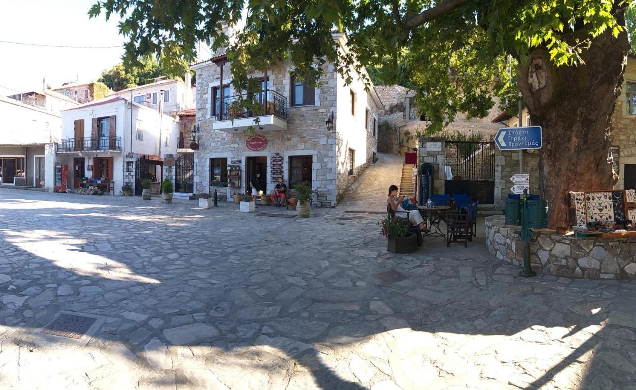 Ξενωνασ Σελινουντα Hotel Kosmás Exterior foto